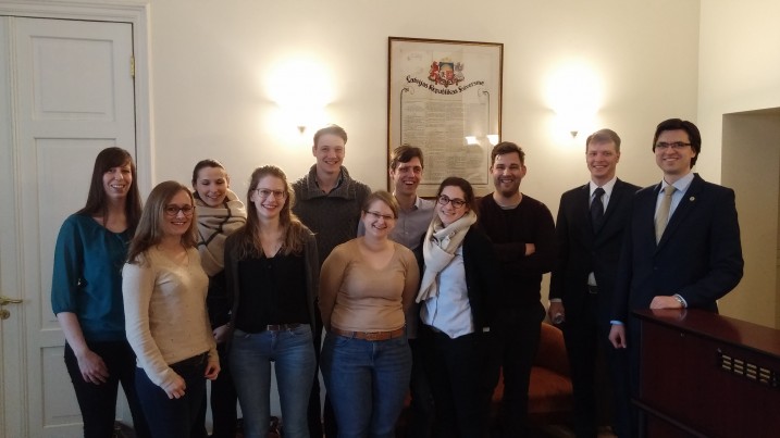 Advisors of the Constitutional Court K. Tamužs and G. Bārdiņš meet law students from Germany. Photo: K.Strazda