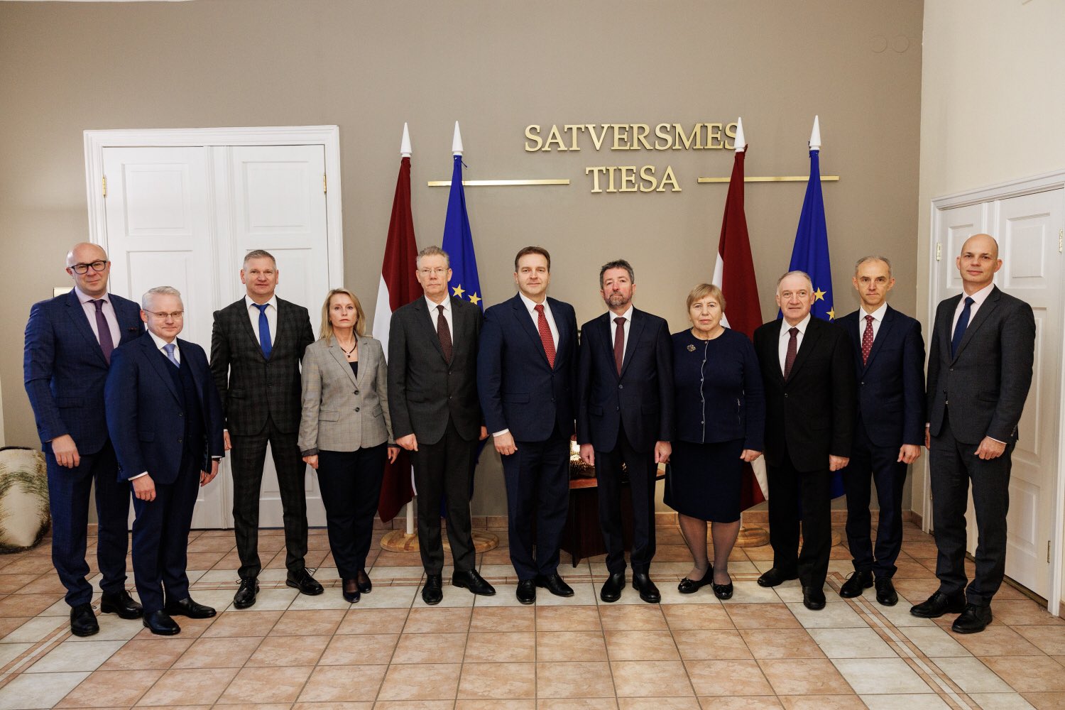 Satversmes tiesas un Lietuvas Konstitucionālās tiesas tiesneši