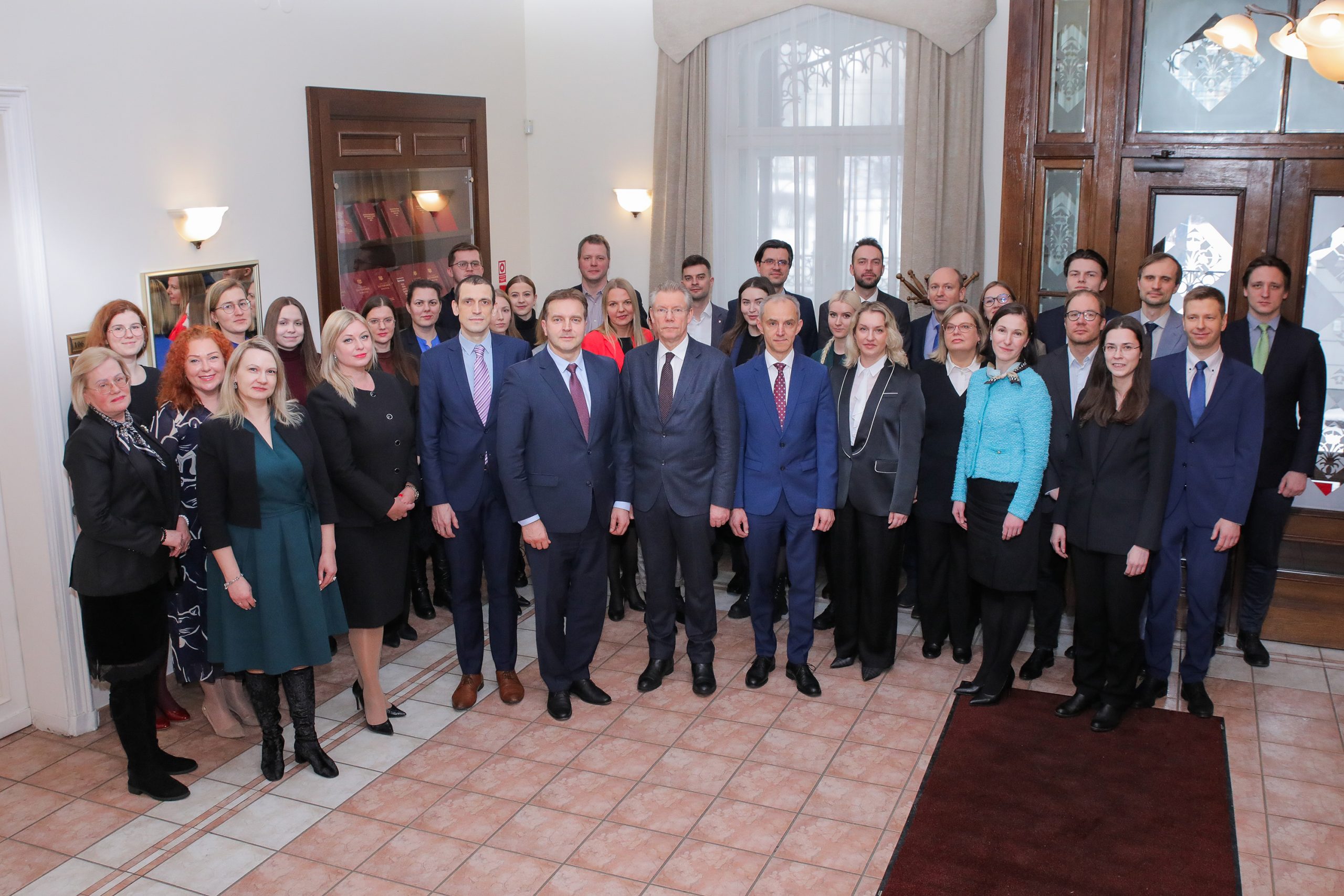 Satversmes tiesas un Ekonomisko lietu tiesas tiesneši un darbinieki. Foto: Aleksandrs Kravčuks.